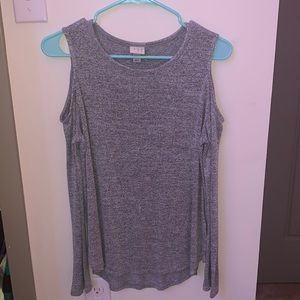 gray cold shoulder top!